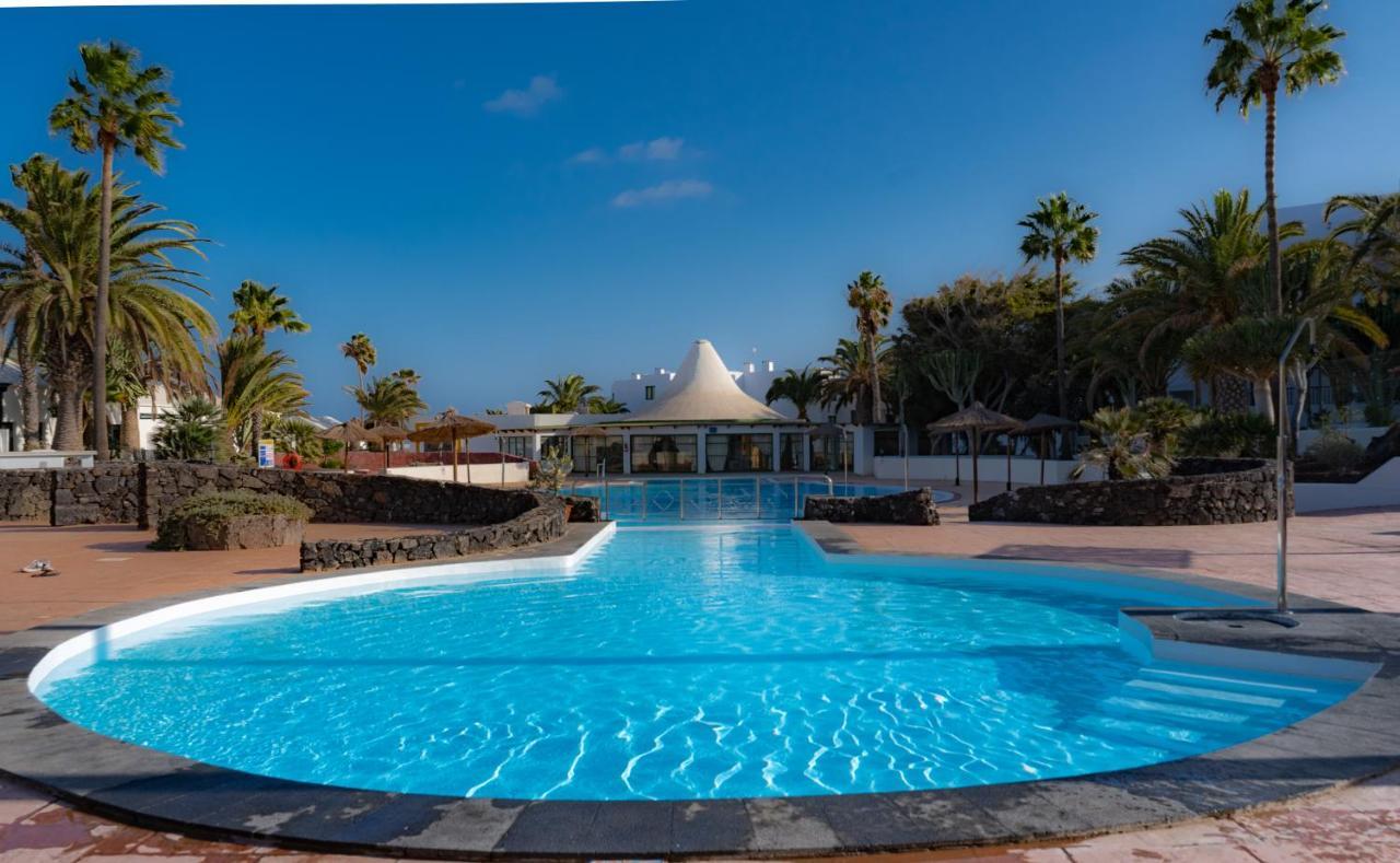 Luxury estudio en Playa Roca a primera linea del mar Costa Teguise Exterior foto