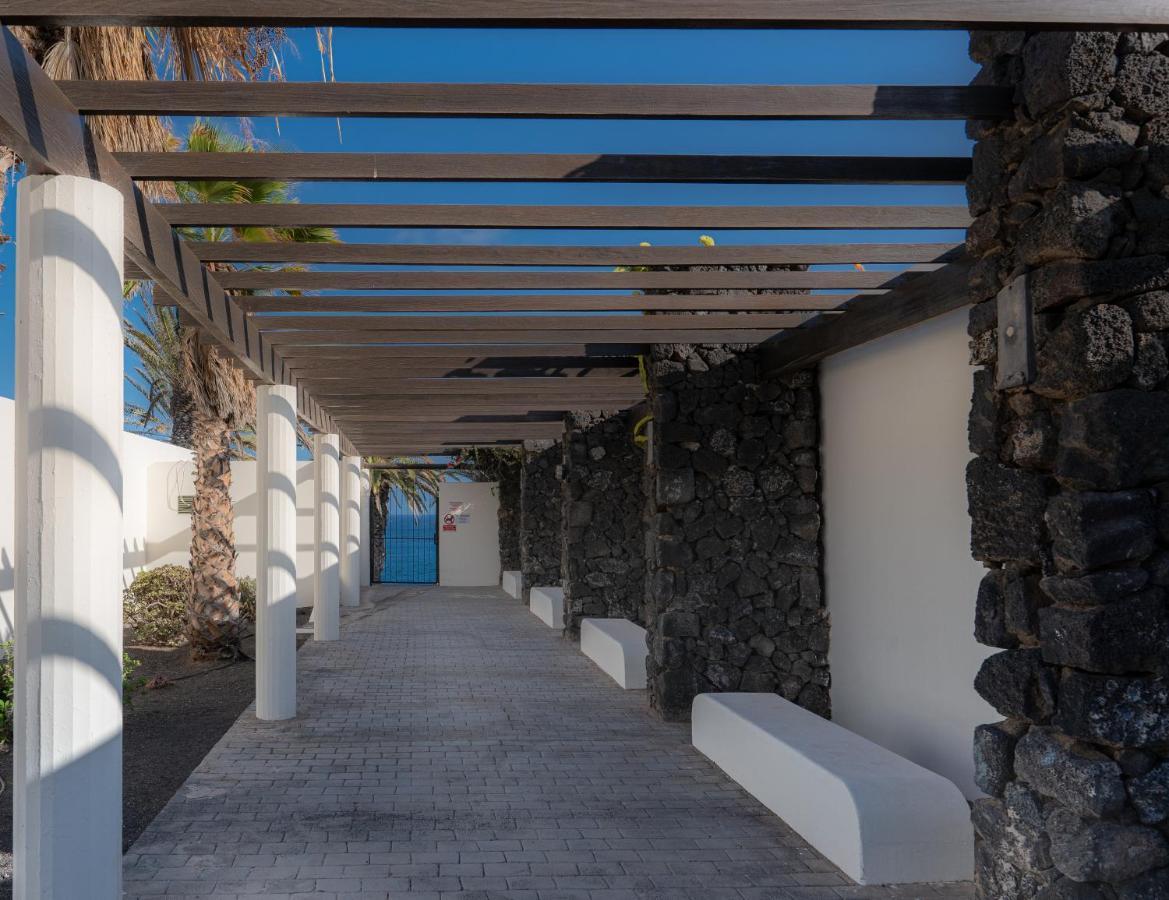 Luxury estudio en Playa Roca a primera linea del mar Costa Teguise Exterior foto