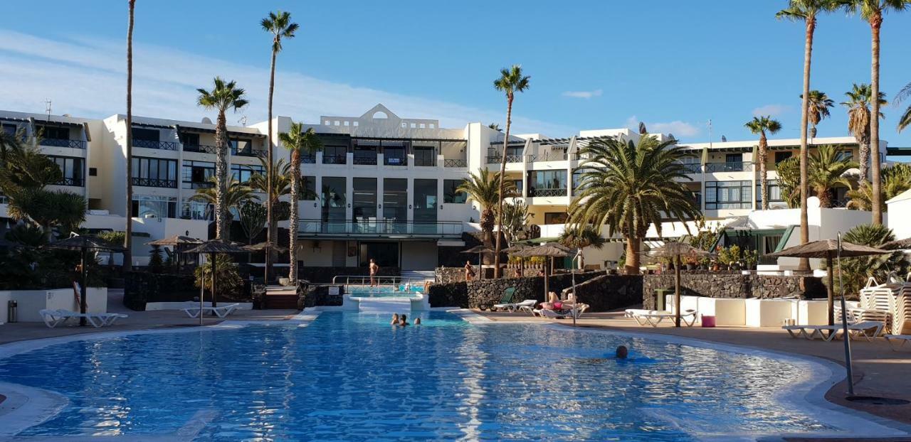 Luxury estudio en Playa Roca a primera linea del mar Costa Teguise Exterior foto