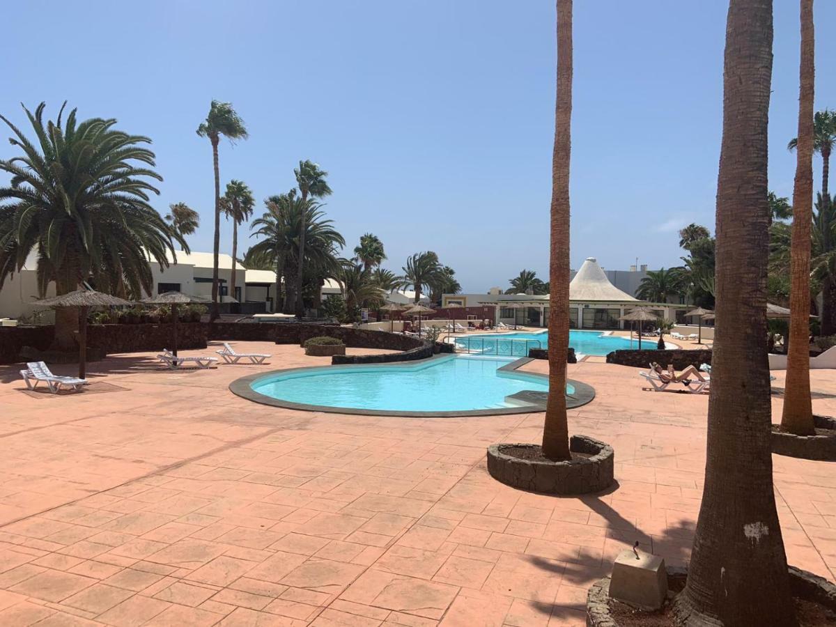Luxury estudio en Playa Roca a primera linea del mar Costa Teguise Exterior foto