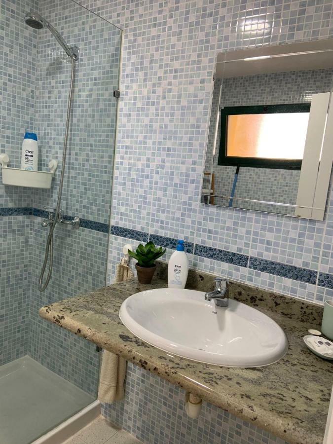 Luxury estudio en Playa Roca a primera linea del mar Costa Teguise Exterior foto